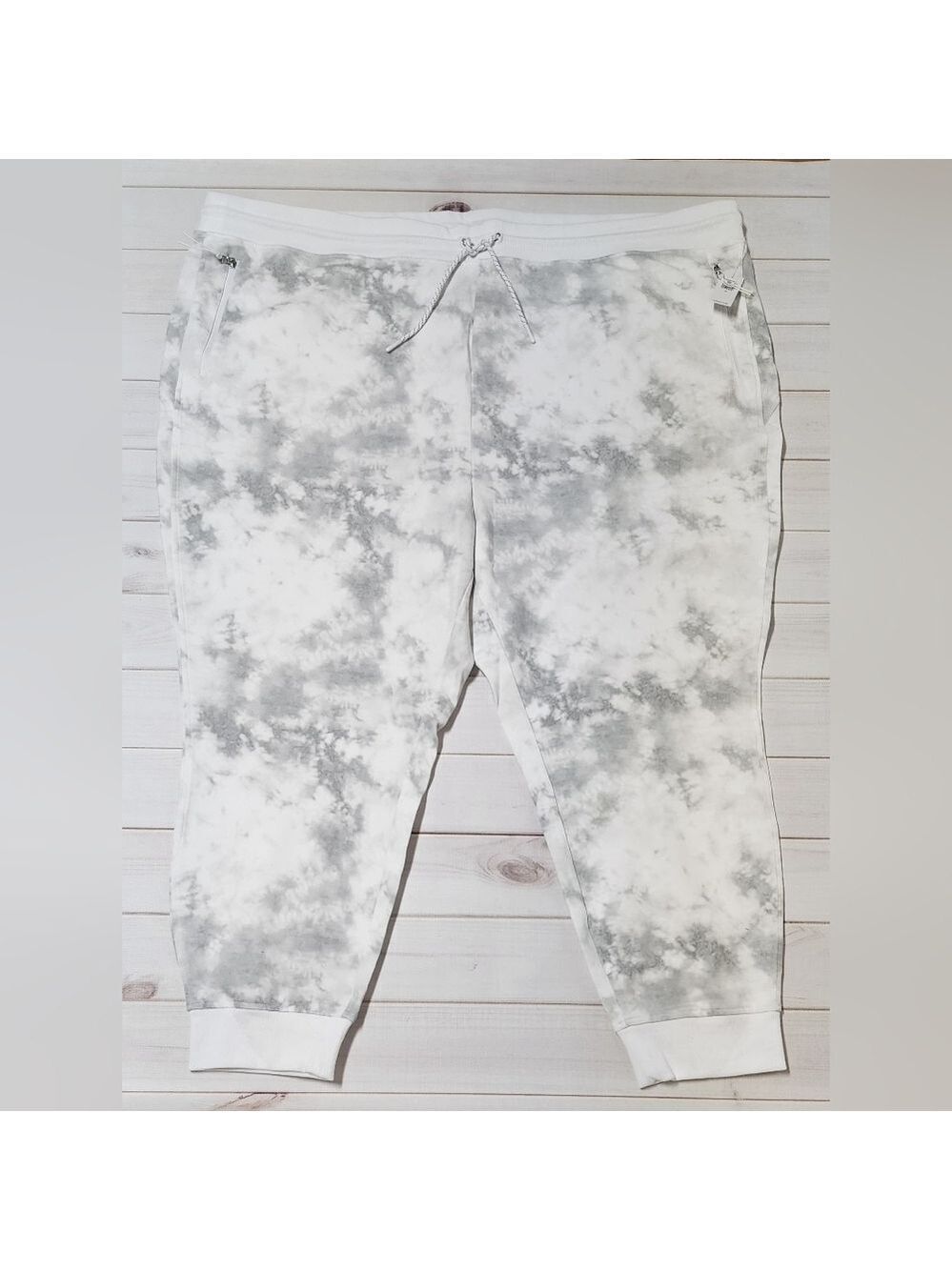 Old Navy Women's High Rise Dynamic Joggers 4XL - New With Tags